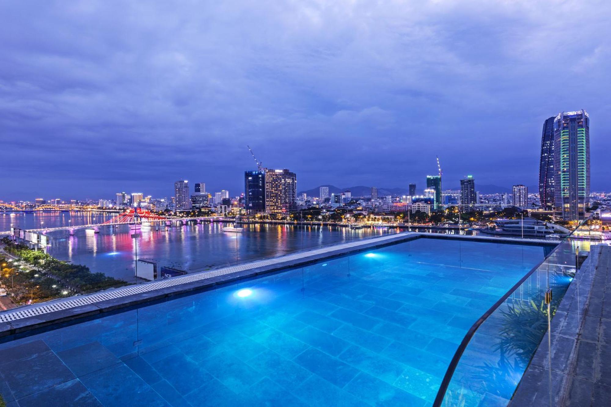 Ibiza Riverfront Da Nang Hotel Powered By Aston Eksteriør bilde
