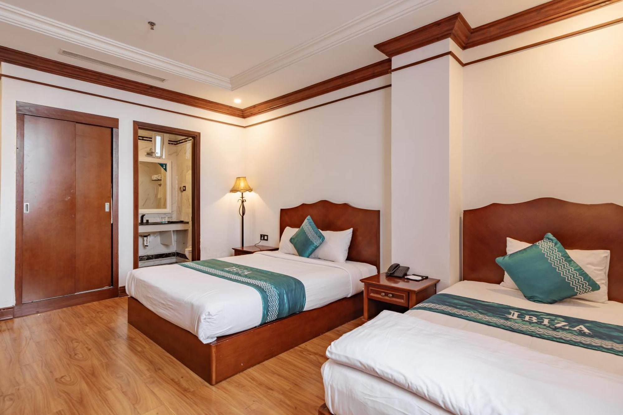 Ibiza Riverfront Da Nang Hotel Powered By Aston Eksteriør bilde