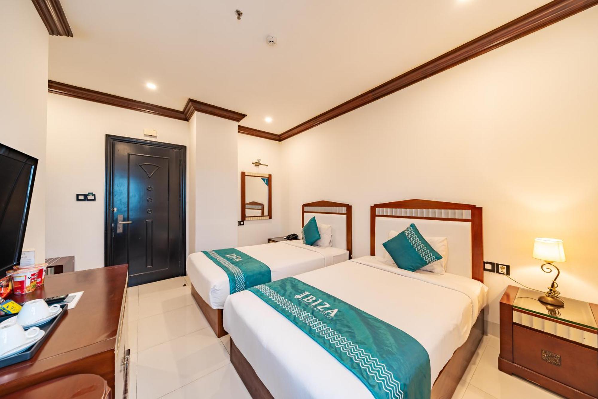 Ibiza Riverfront Da Nang Hotel Powered By Aston Eksteriør bilde